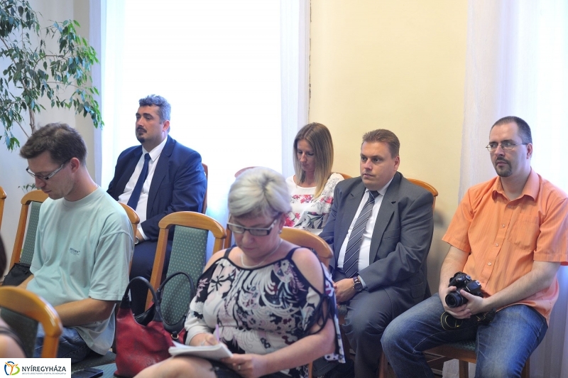 Csökken a bürokrácia - fotó Szarka Lajos