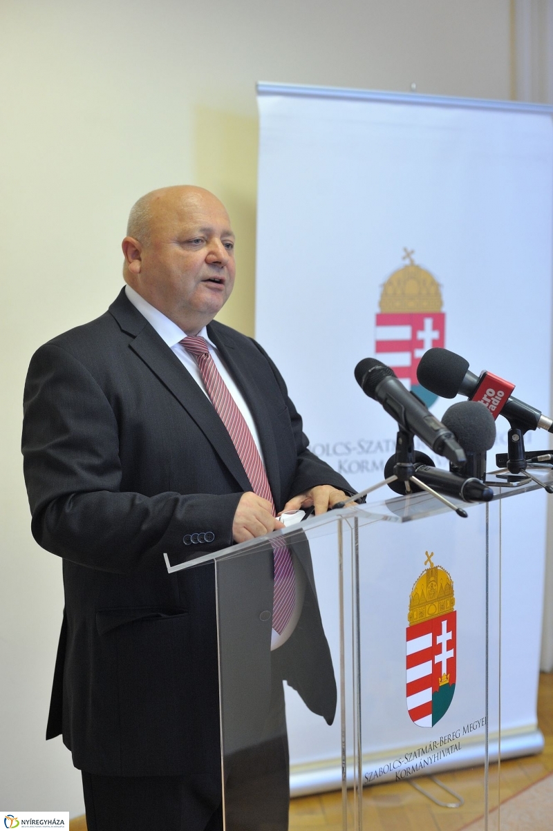 Csökken a bürokrácia - fotó Szarka Lajos