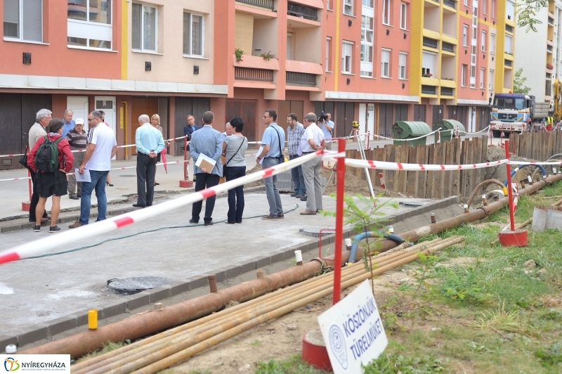 Helyszíni bejárás a Szántó Kovács János utcán - fotó Szarka Lajos