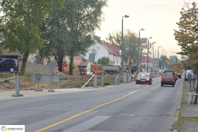 Elkezdődött a beruházás a Szegfű utcán VII - fotó Szarka Lajos