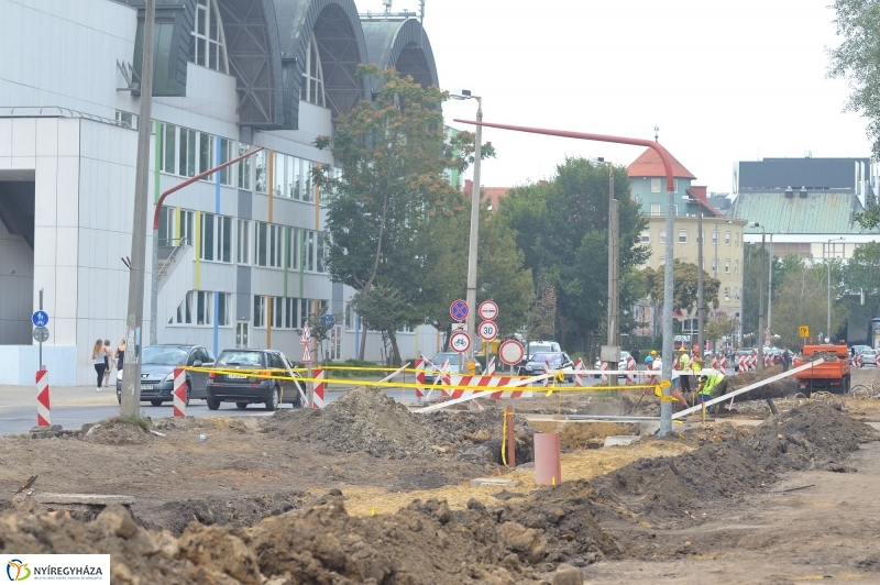 Elkezdődött a beruházás a Szegfű utcán VII - fotó Szarka Lajos