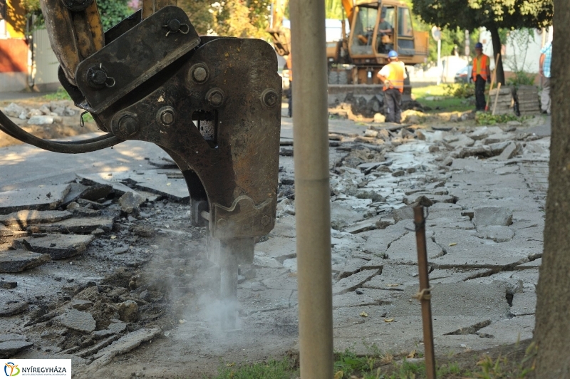 Munkálatok a Kígyó utcán - fotó Szarka Lajos