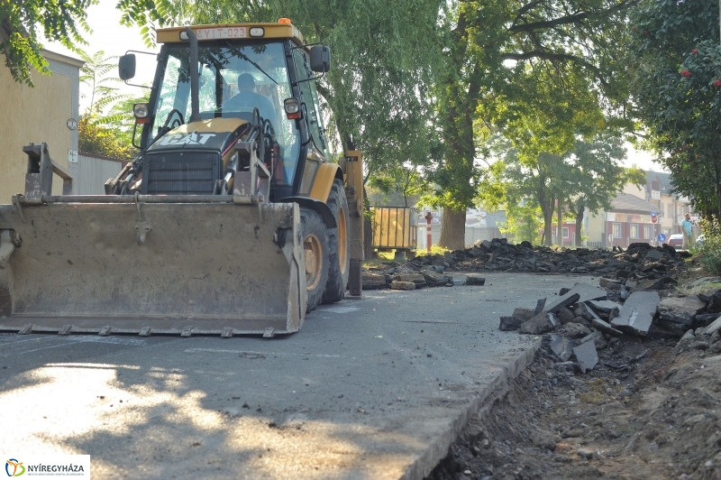 Munkálatok a Kígyó utcán - fotó Szarka Lajos