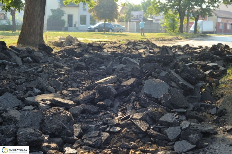 Munkálatok a Kígyó utcán - fotó Szarka Lajos