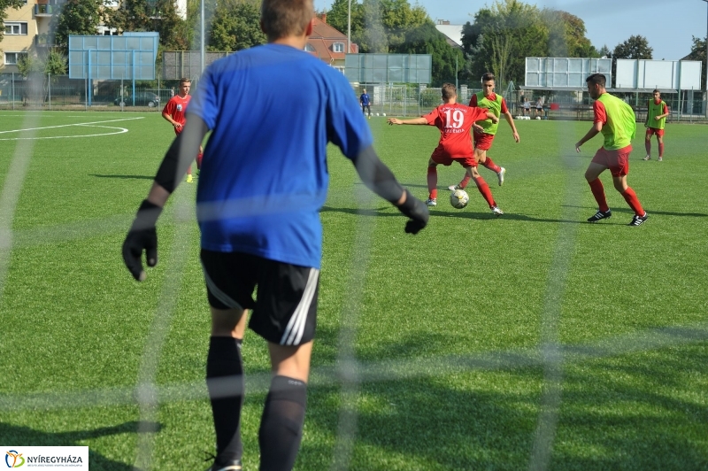 Átadták a műfüves focipályát - fotó Szarka Lajos