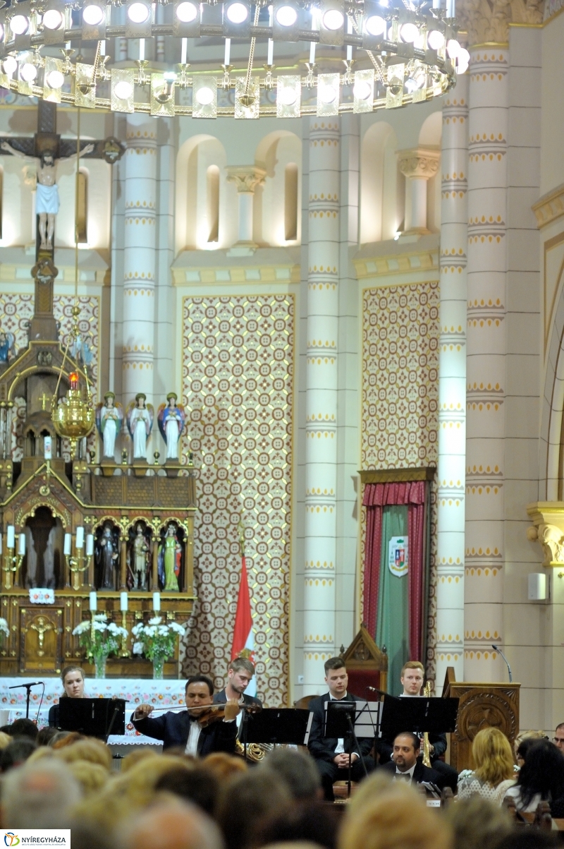 Hangok és harangok Mága Zoltán koncertje - fotó Szarka Lajos