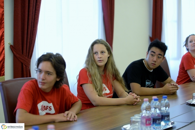 Cserediákok fogadása a Városházán