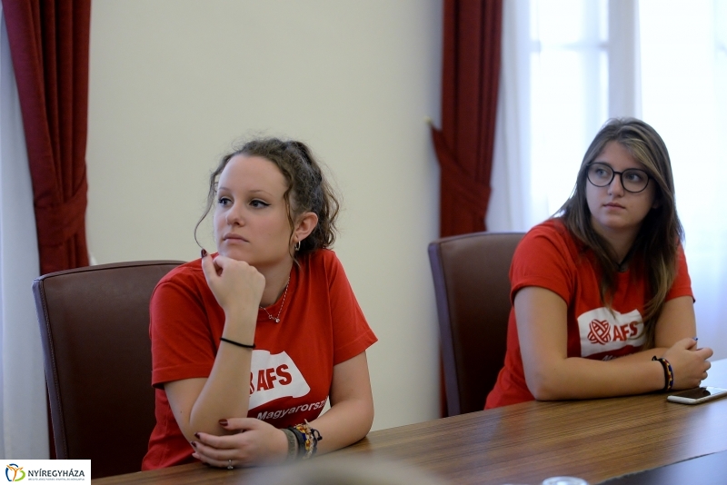 Cserediákok fogadása a Városházán