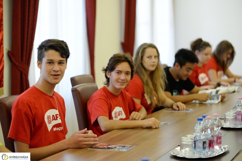 Cserediákok fogadása a Városházán