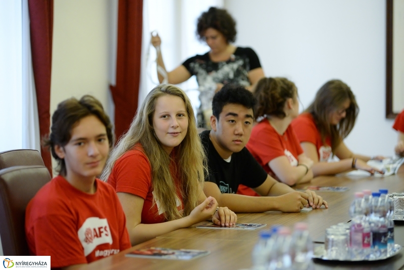 Cserediákok fogadása a Városházán