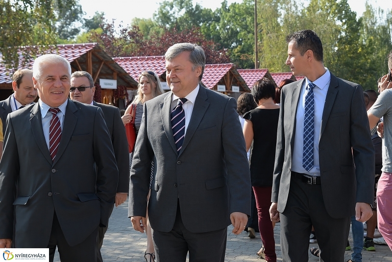 Közfoglalkoztatási Kiállítás és Vásár a Continentál Arénában