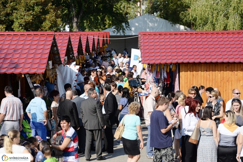 Közfoglalkoztatási Kiállítás és Vásár a Continentál Arénában