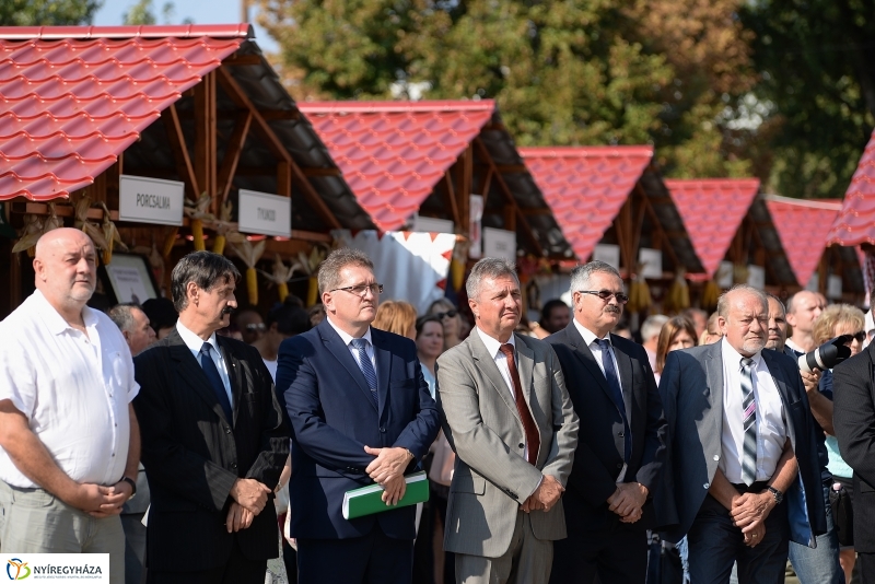 Közfoglalkoztatási Kiállítás és Vásár a Continentál Arénában