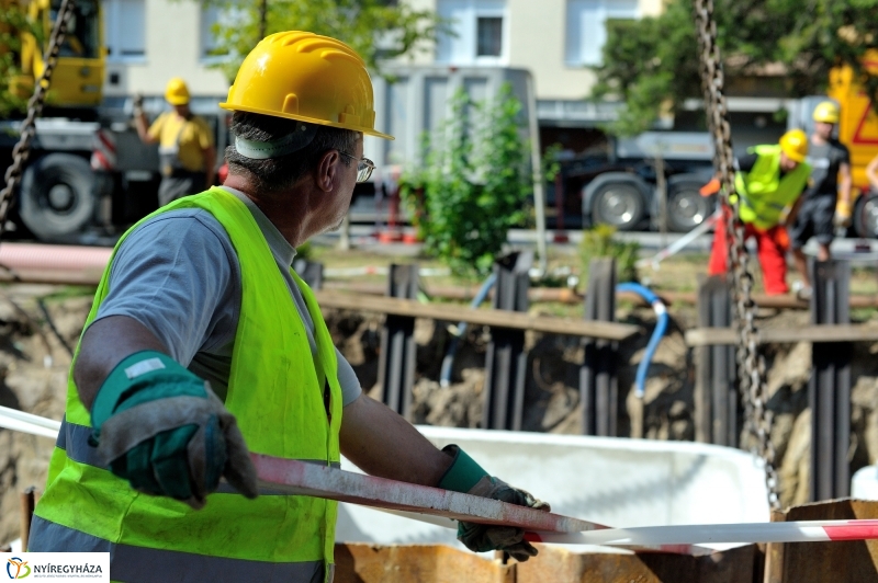 Munkálatok a Szántó Kovács János utcán I - fotó Szarka Lajos