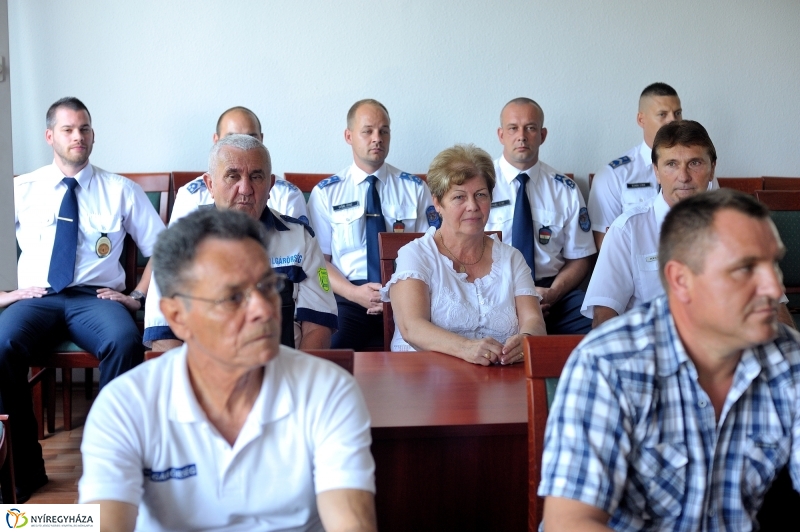 Elismerés a polgárőröknek - fotó Szarka Lajos