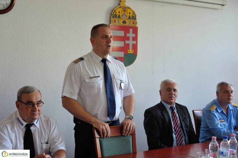 Elismerés a polgárőröknek - fotó Szarka Lajos