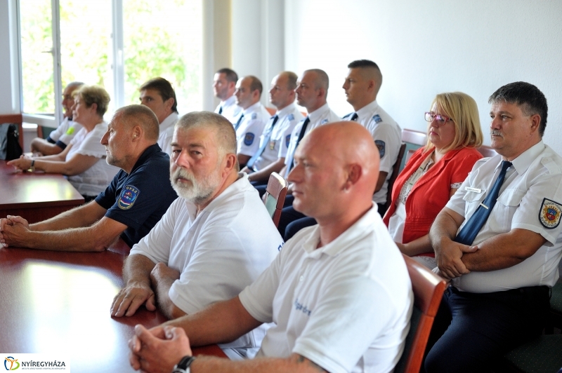 Elismerés a polgárőröknek - fotó Szarka Lajos