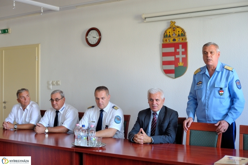 Elismerés a polgárőröknek - fotó Szarka Lajos