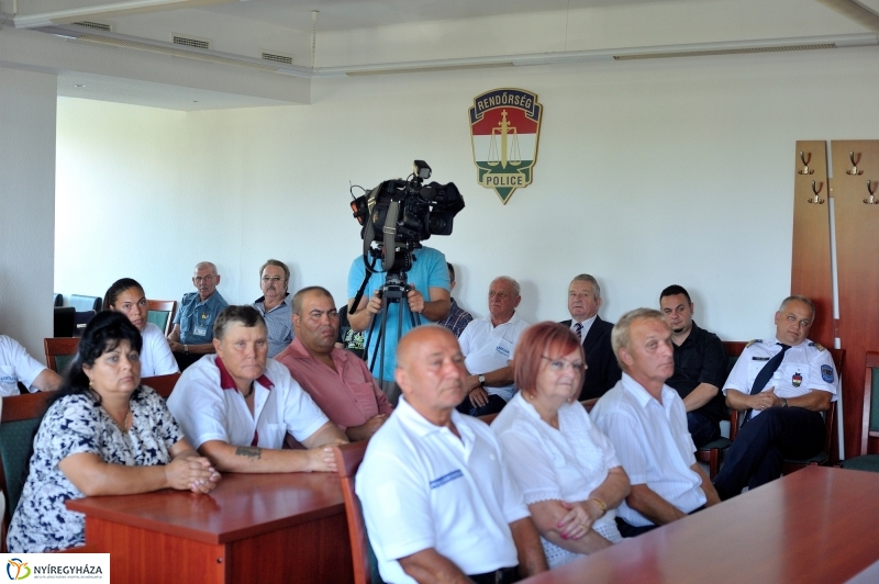 Elismerés a polgárőröknek - fotó Szarka Lajos