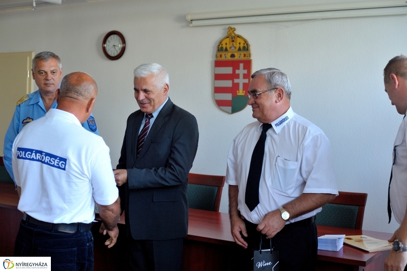 Elismerés a polgárőröknek - fotó Szarka Lajos
