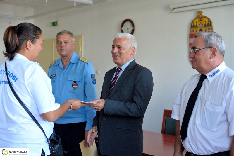 Elismerés a polgárőröknek - fotó Szarka Lajos