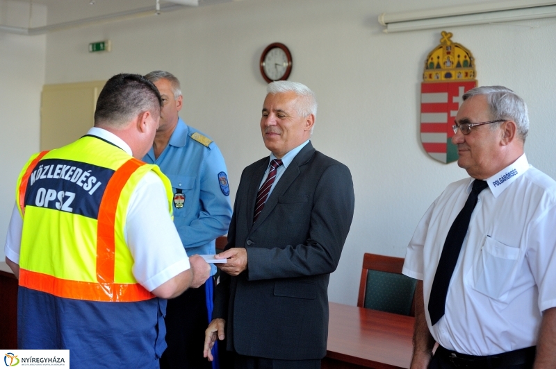 Elismerés a polgárőröknek - fotó Szarka Lajos