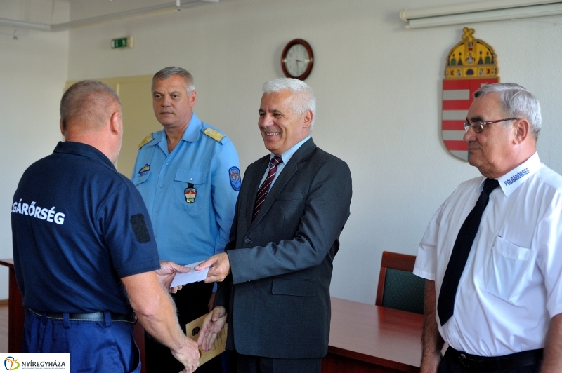 Elismerés a polgárőröknek - fotó Szarka Lajos