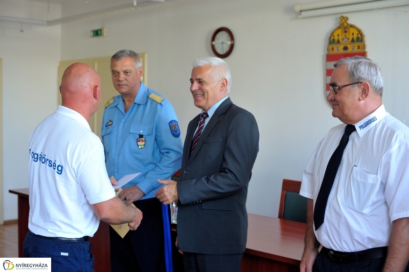 Elismerés a polgárőröknek - fotó Szarka Lajos