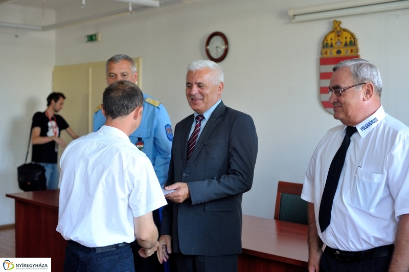 Elismerés a polgárőröknek - fotó Szarka Lajos