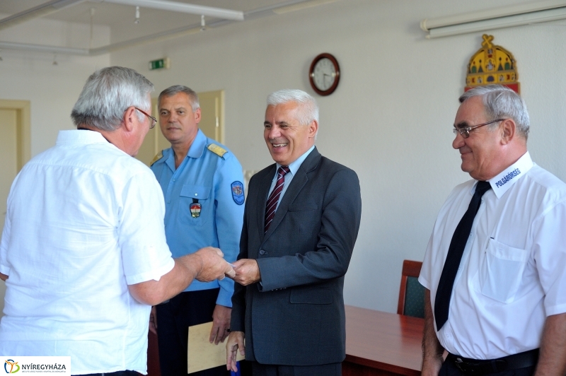 Elismerés a polgárőröknek - fotó Szarka Lajos