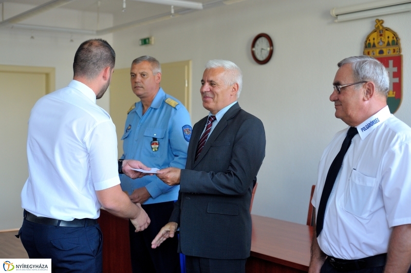 Elismerés a polgárőröknek - fotó Szarka Lajos