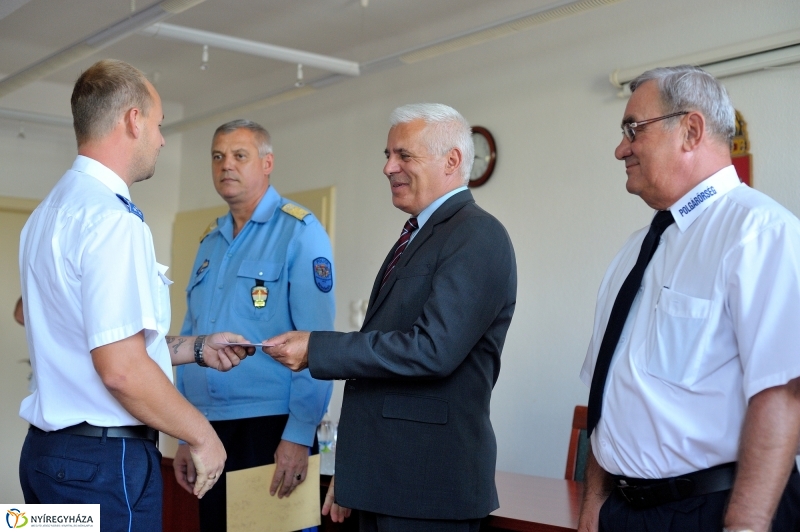 Elismerés a polgárőröknek - fotó Szarka Lajos
