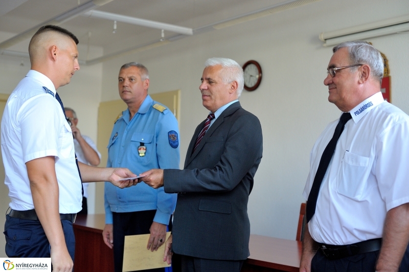 Elismerés a polgárőröknek - fotó Szarka Lajos