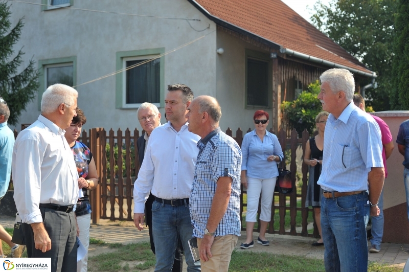 Helyszíni bejárás a Szíjgyártó utcán - fotó Szarka Lajos