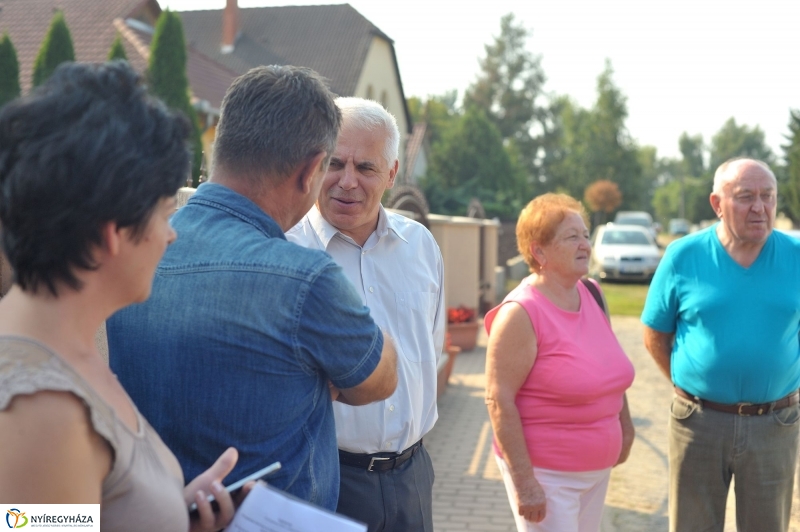 Helyszíni bejárás a Szíjgyártó utcán - fotó Szarka Lajos