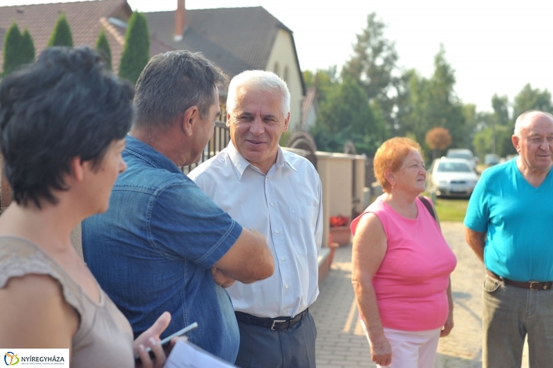 Helyszíni bejárás a Szíjgyártó utcán - fotó Szarka Lajos