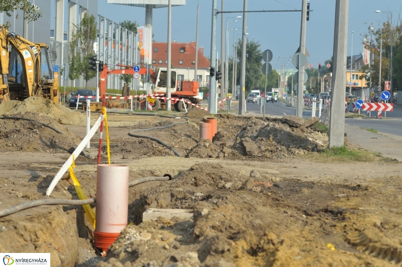 Elkezdődött a beruházás a Szegfű utcán - fotó Szarka Lajos