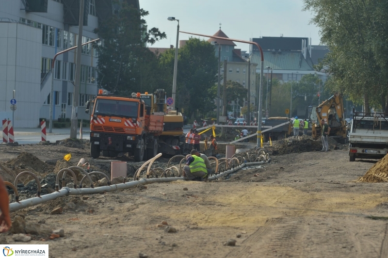 Elkezdődött a beruházás a Szegfű utcán - fotó Szarka Lajos