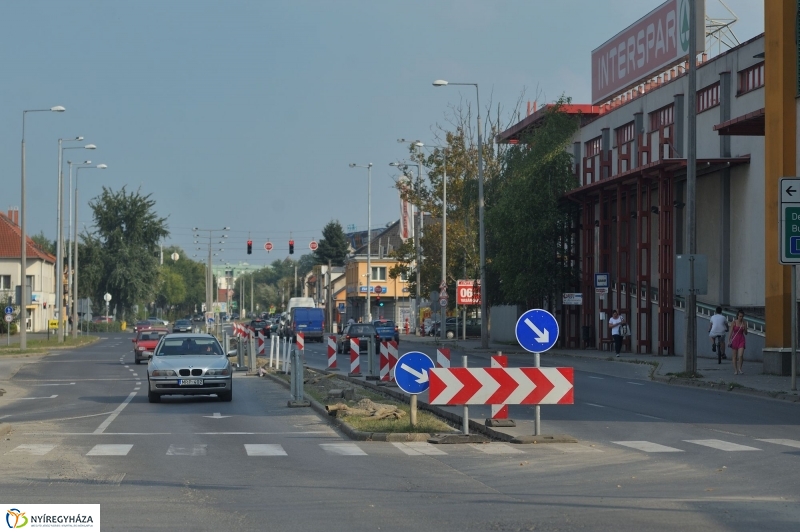 Elkezdődött a beruházás a Szegfű utcán - fotó Szarka Lajos