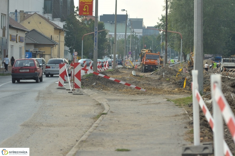Elkezdődött a beruházás a Szegfű utcán - fotó Szarka Lajos