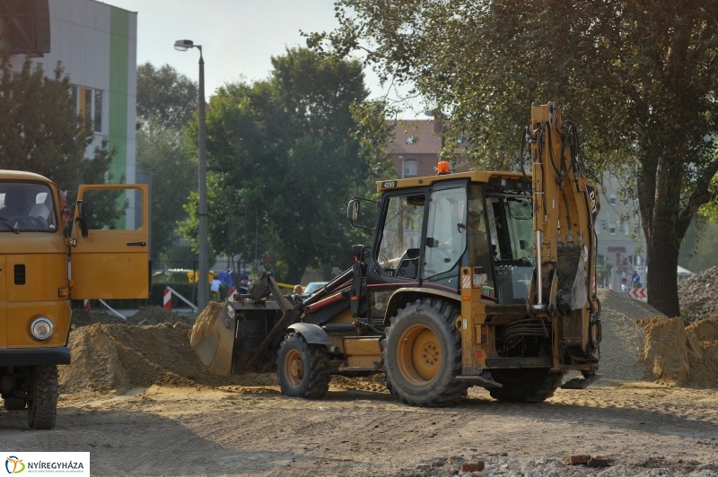 Elkezdődött a beruházás a Szegfű utcán - fotó Szarka Lajos