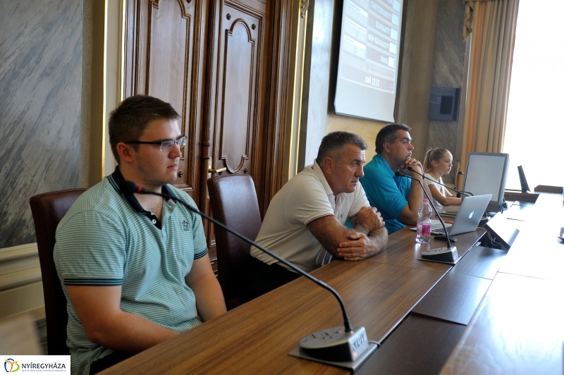 Nyitott Városháza Jászai Menyhért vezetésével - fotó Szarka Lajos