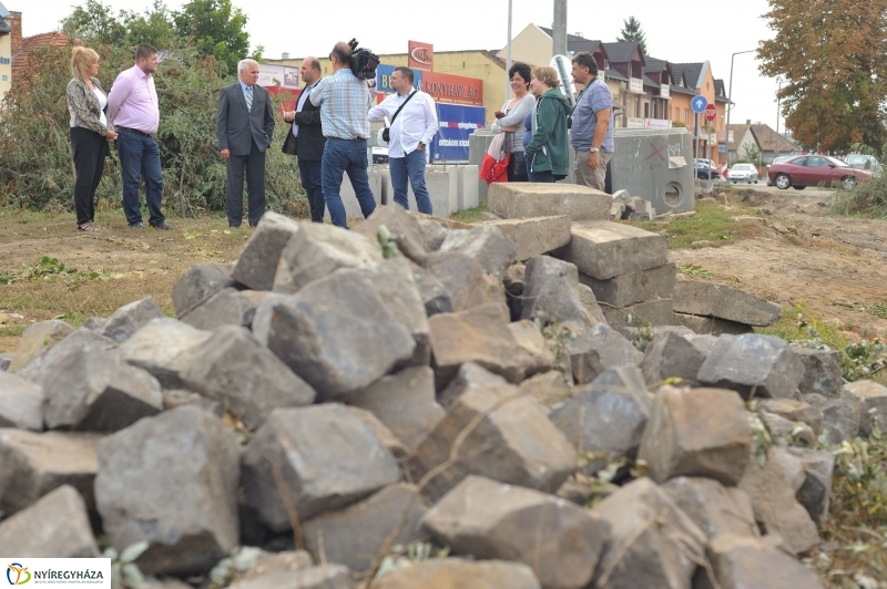 Helyszíni bejárás a Kígyó utcán - fotó Szarka Lajos