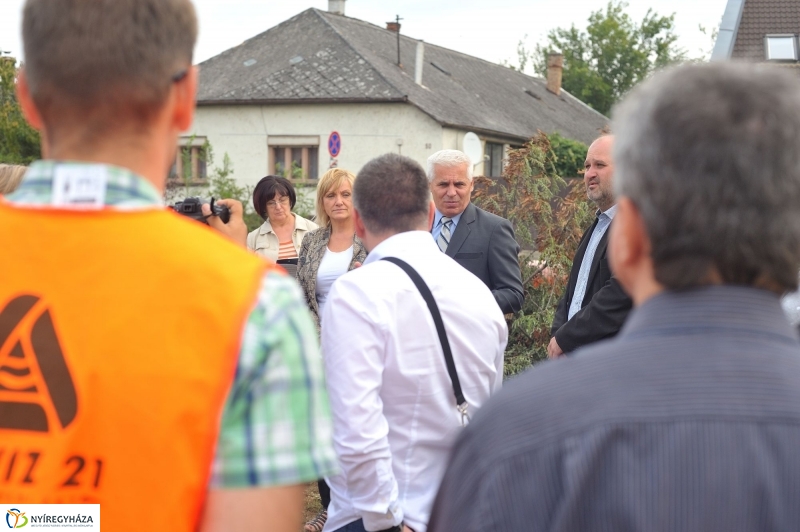 Helyszíni bejárás a Kígyó utcán - fotó Szarka Lajos