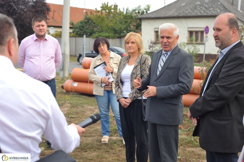 Helyszíni bejárás a Kígyó utcán - fotó Szarka Lajos