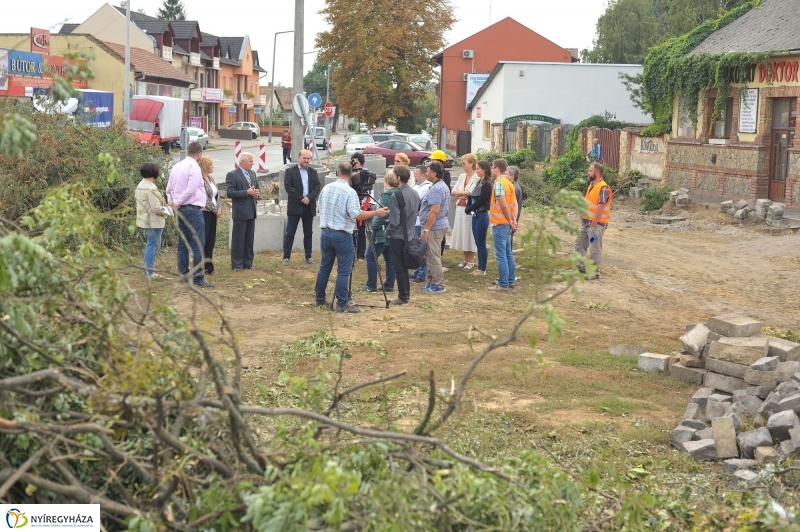 Helyszíni bejárás a Kígyó utcán - fotó Szarka Lajos