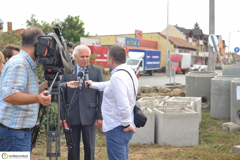 Helyszíni bejárás a Kígyó utcán - fotó Szarka Lajos