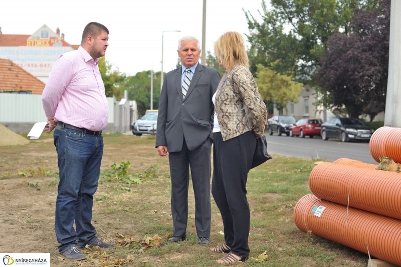 Helyszíni bejárás a Kígyó utcán - fotó Szarka Lajos