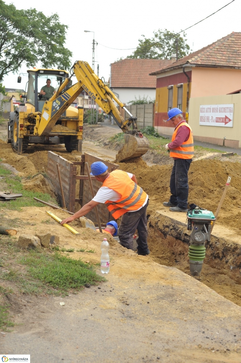 Helyszíni bejárás a Kígyó utcán - fotó Szarka Lajos