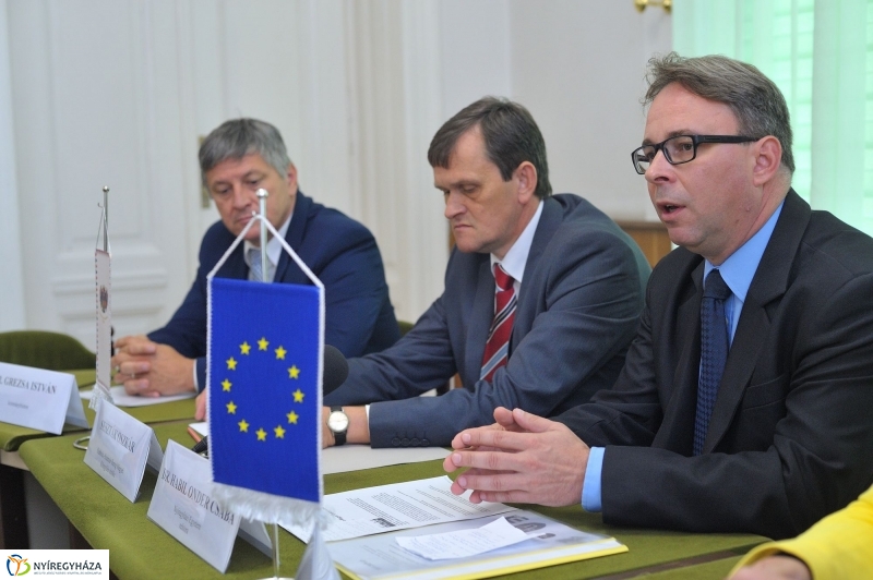 Határmenti konferencia Nyíregyházán - fotó Szarka Lajos